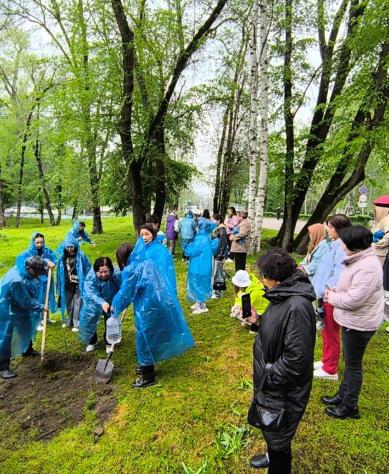 Clean-up event within the framework of the youth forum